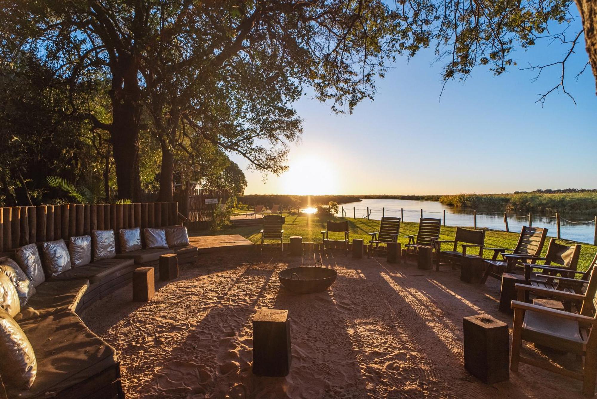 Shakawe River Lodge Экстерьер фото